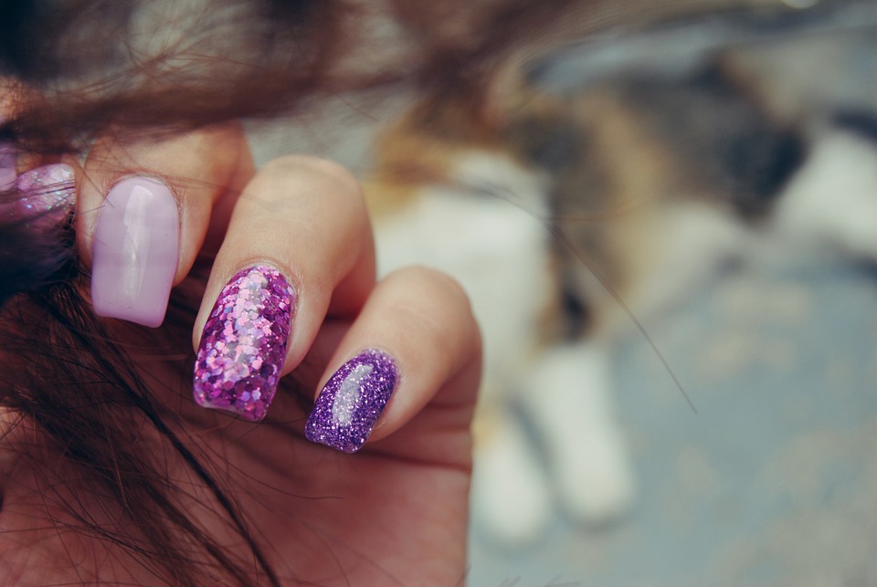 How to remove salon gel nail polish