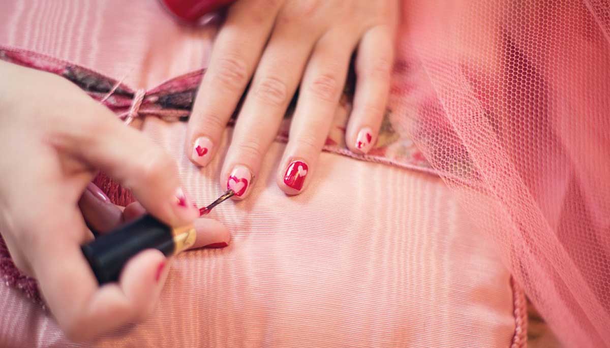 Exploring the Benefits of Walk in Nail Salons