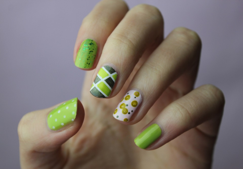 The Art of Indie Nails: Embracing Simple & Chic Nail Art Trends